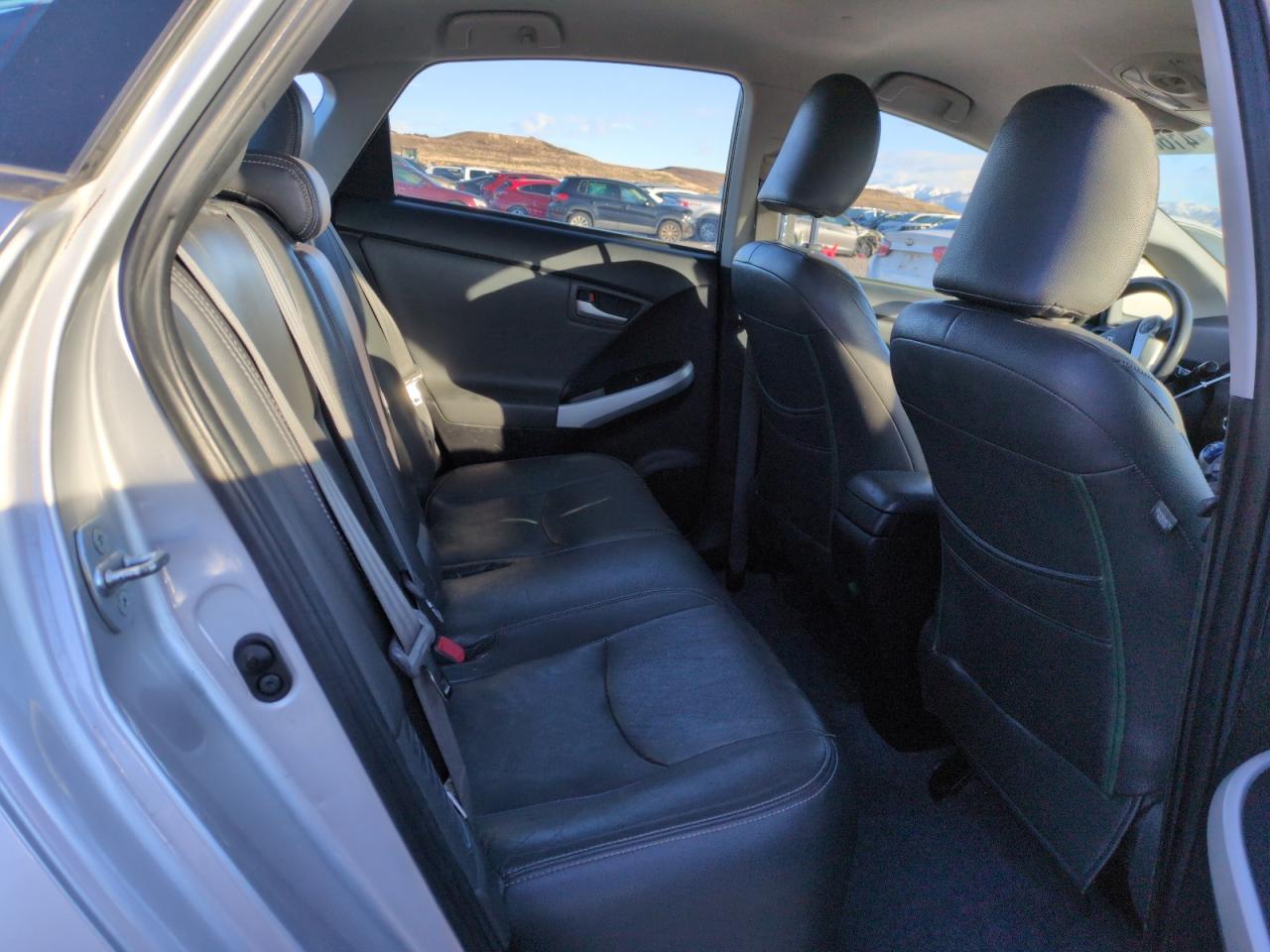 2014 Toyota Prius - Image 10