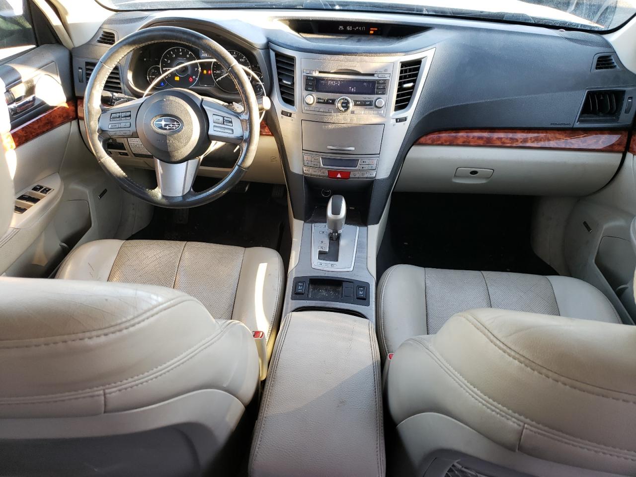2010 Subaru Outback - Image 8