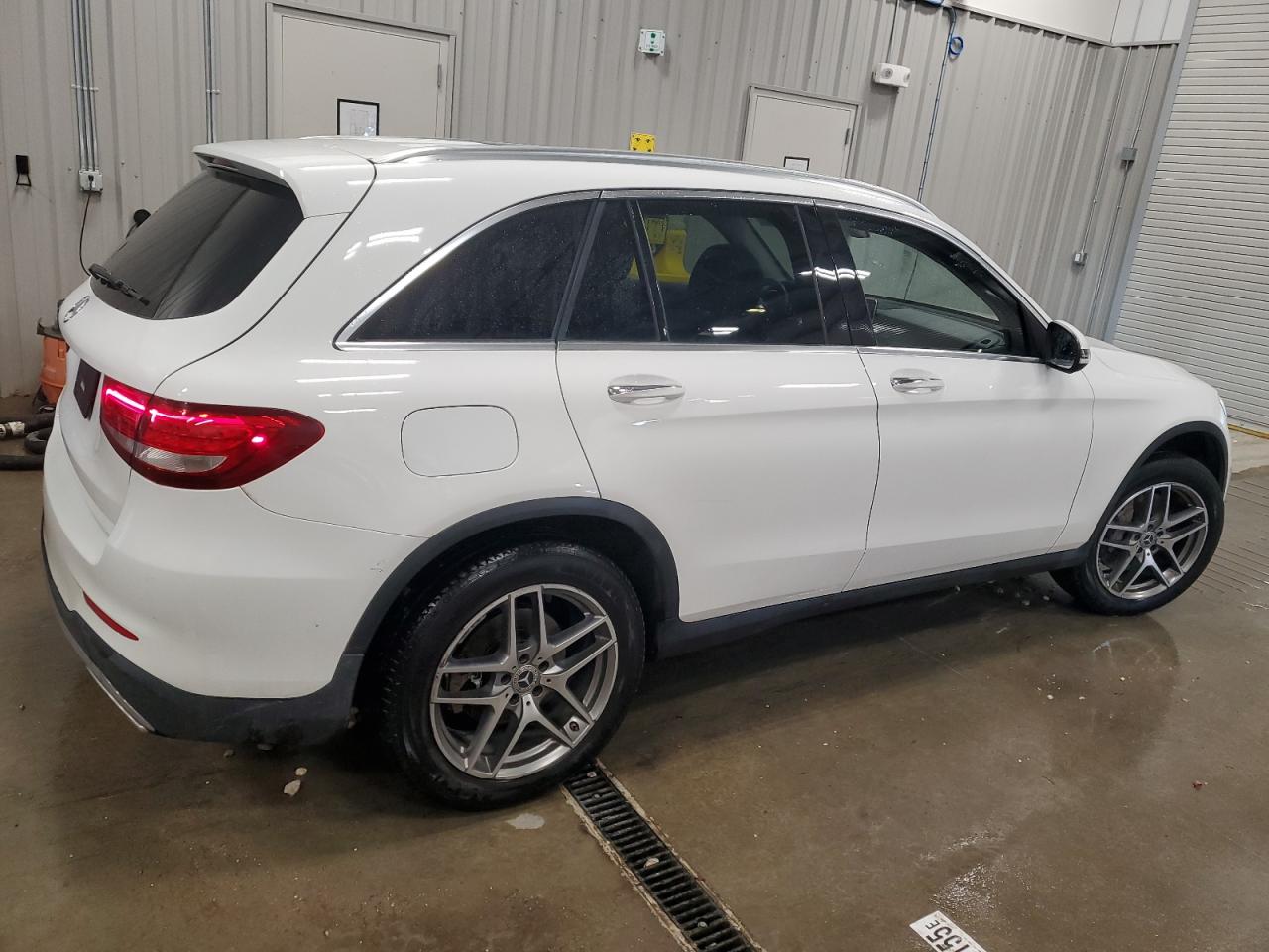 2016 Mercedes-Benz GLC - Image 3