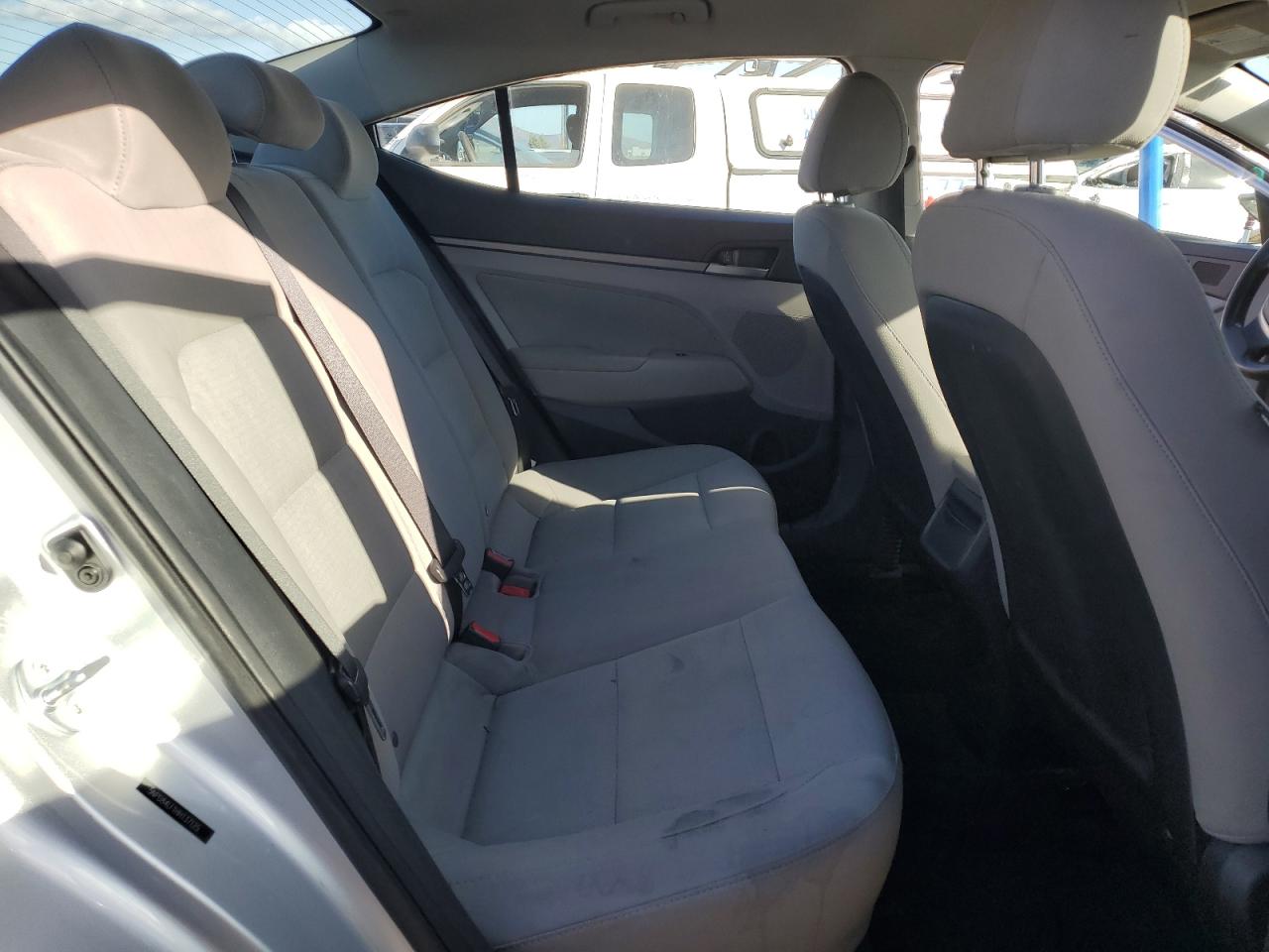 2017 Hyundai Elantra - Image 10