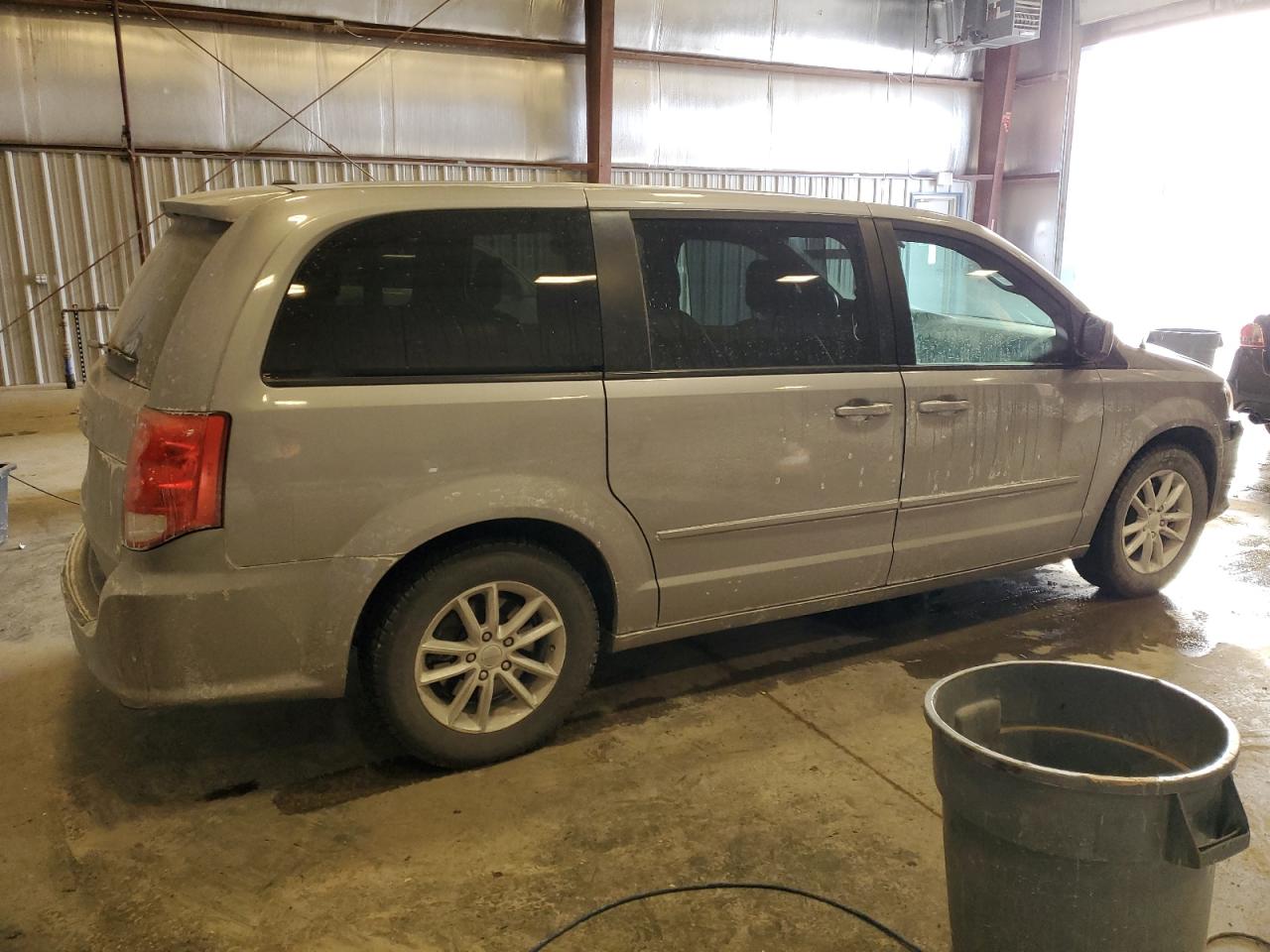 2016 Dodge Caravan - Image 3
