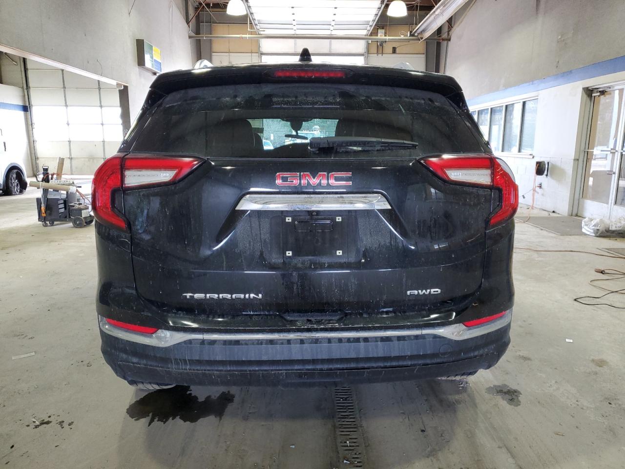 2022 GMC Terrain - Image 6