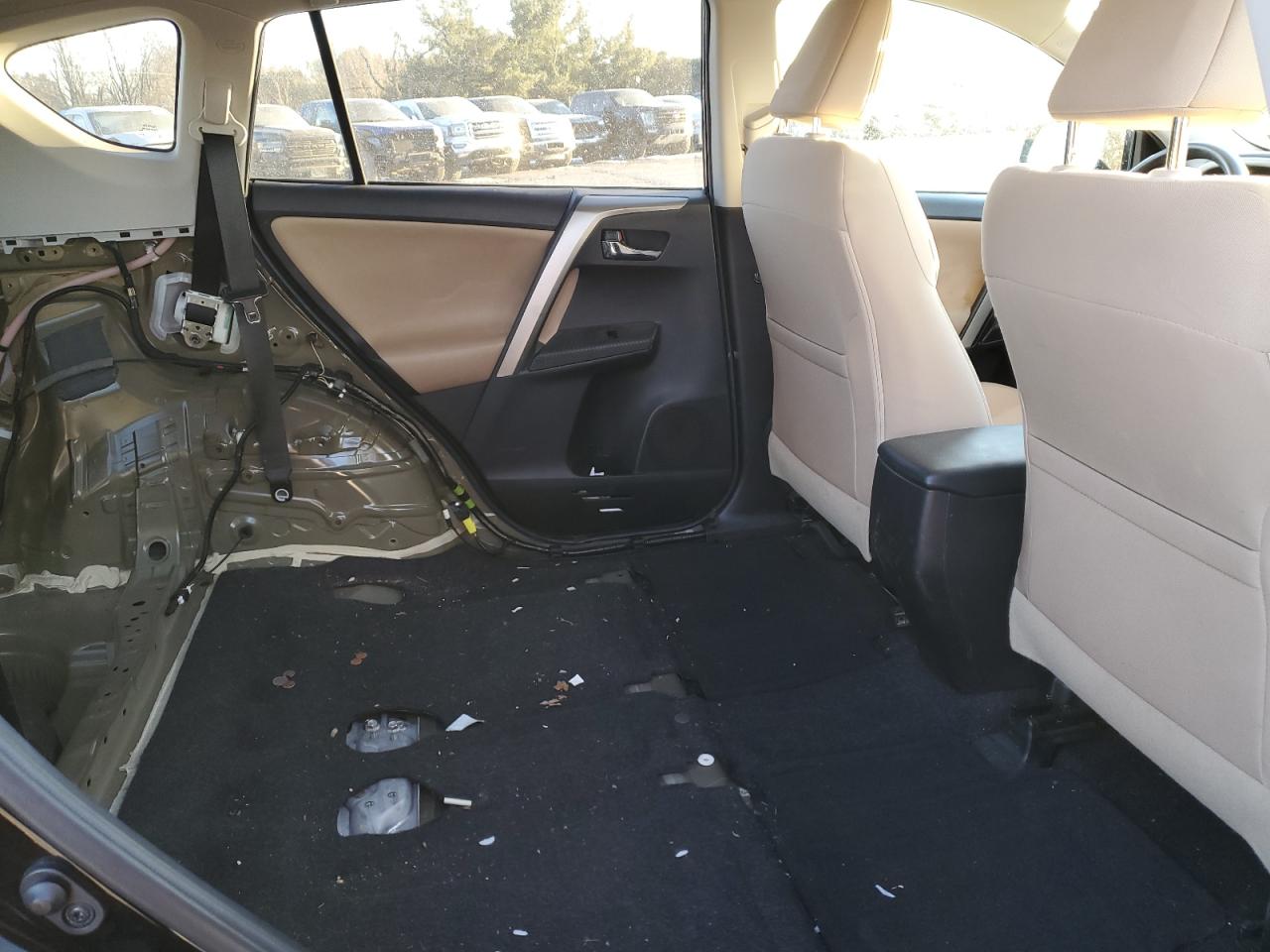 2015 Toyota RAV 4 - Image 11