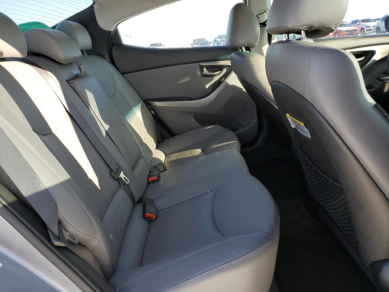 2013 Hyundai Elantra - Image 10