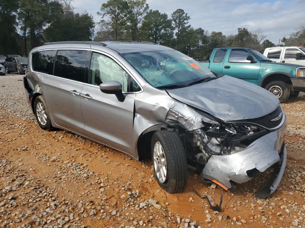2020 Chrysler Voyager - Image 4