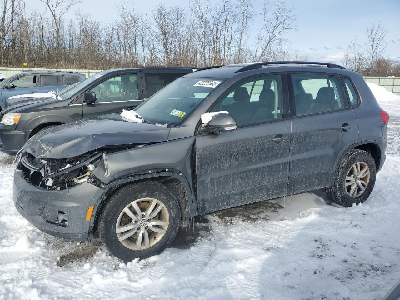 2015 Volkswagen Tiguan - Image 1