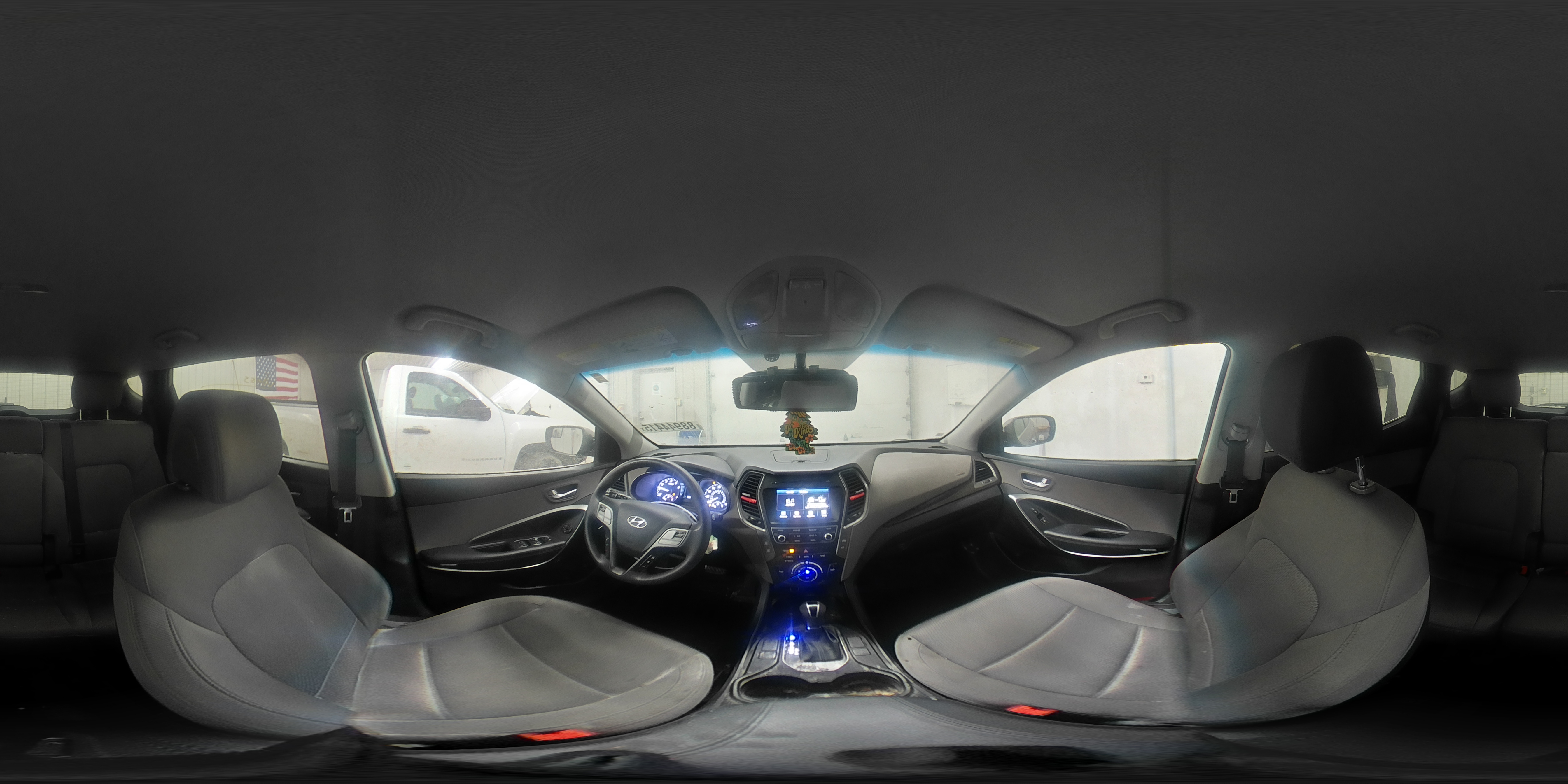 2017 Hyundai Santa Fe - Image 13
