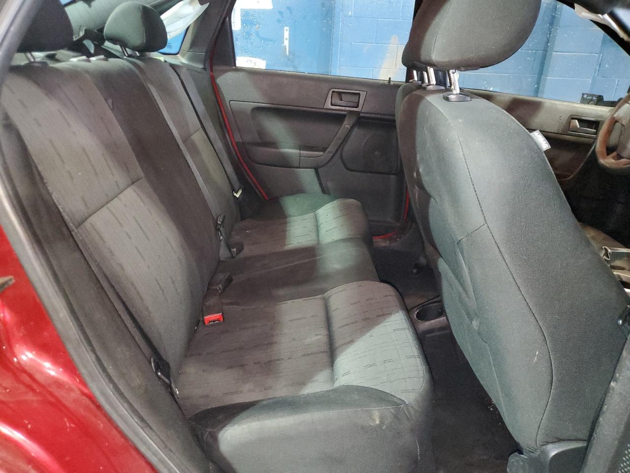 2010 Ford Focus - Image 10