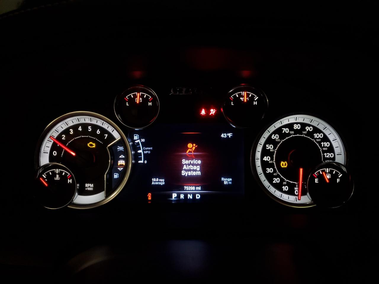 2016 RAM 1500 - Image 9