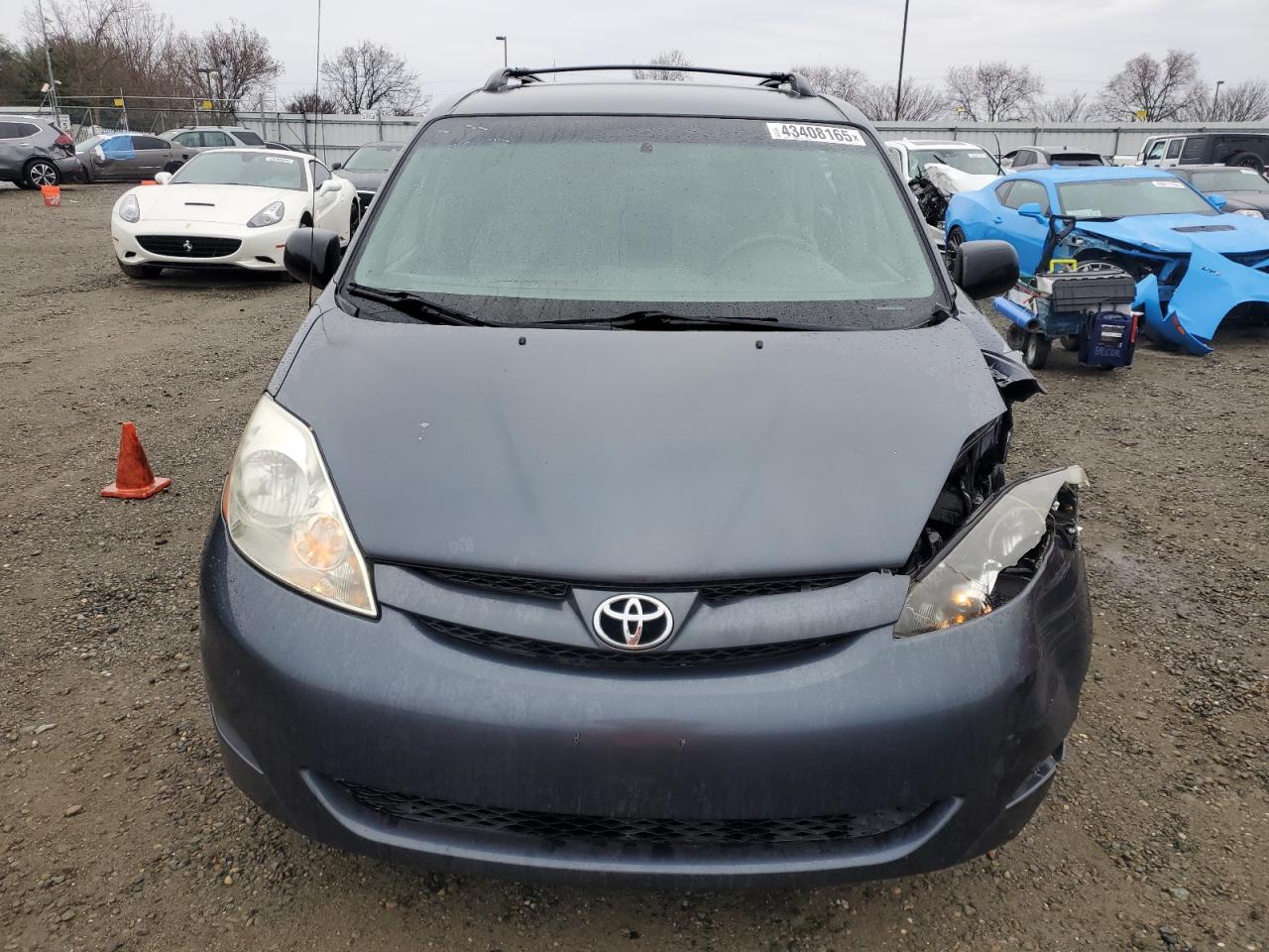 2009 Toyota Sienna - Image 5