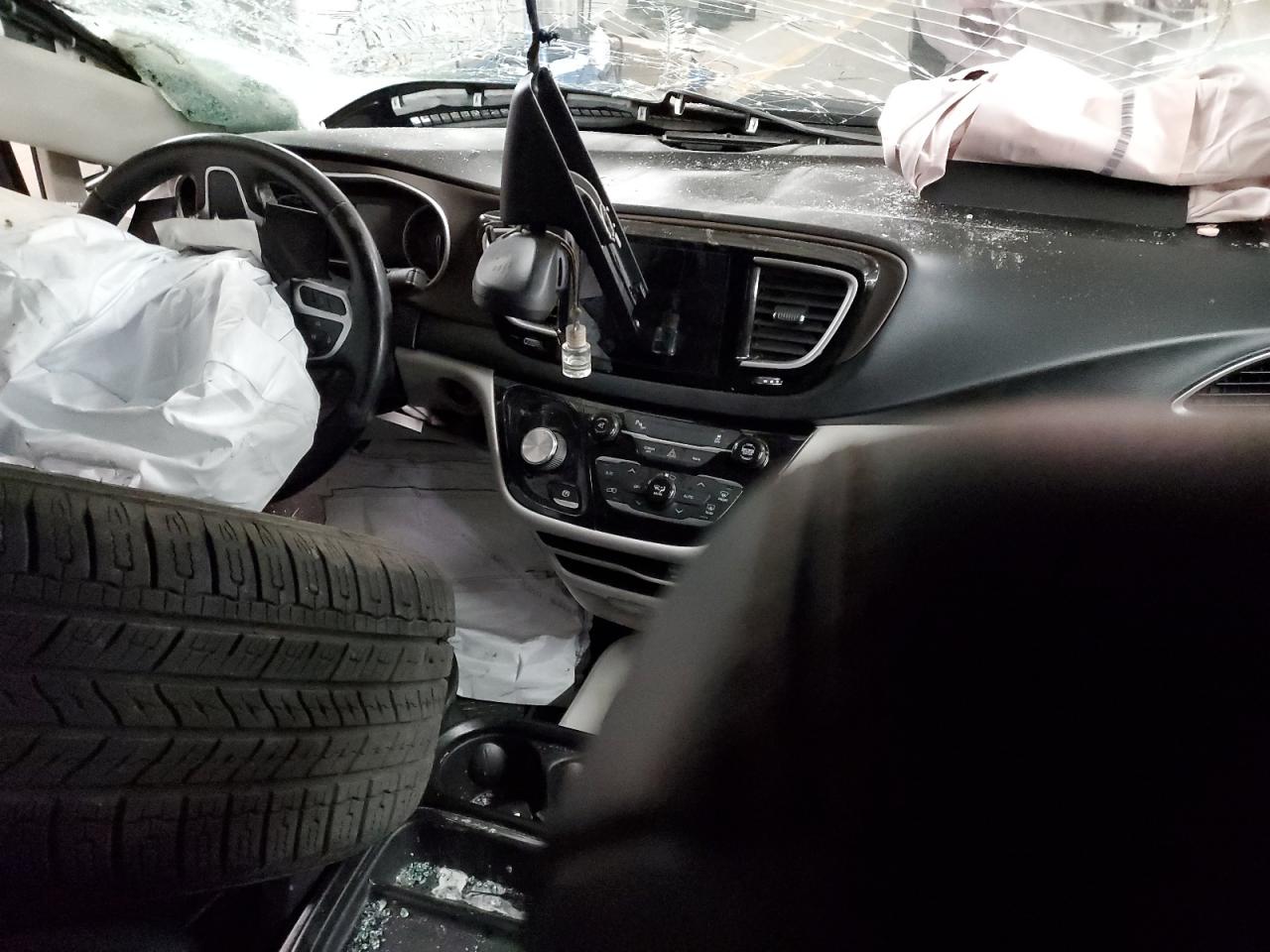 2017 Chrysler Pacifica Touring L VIN: 2C4RC1BG9HR501825 Lot: 86601184