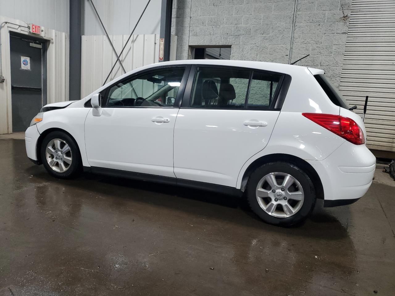 2012 Nissan Versa - Image 2