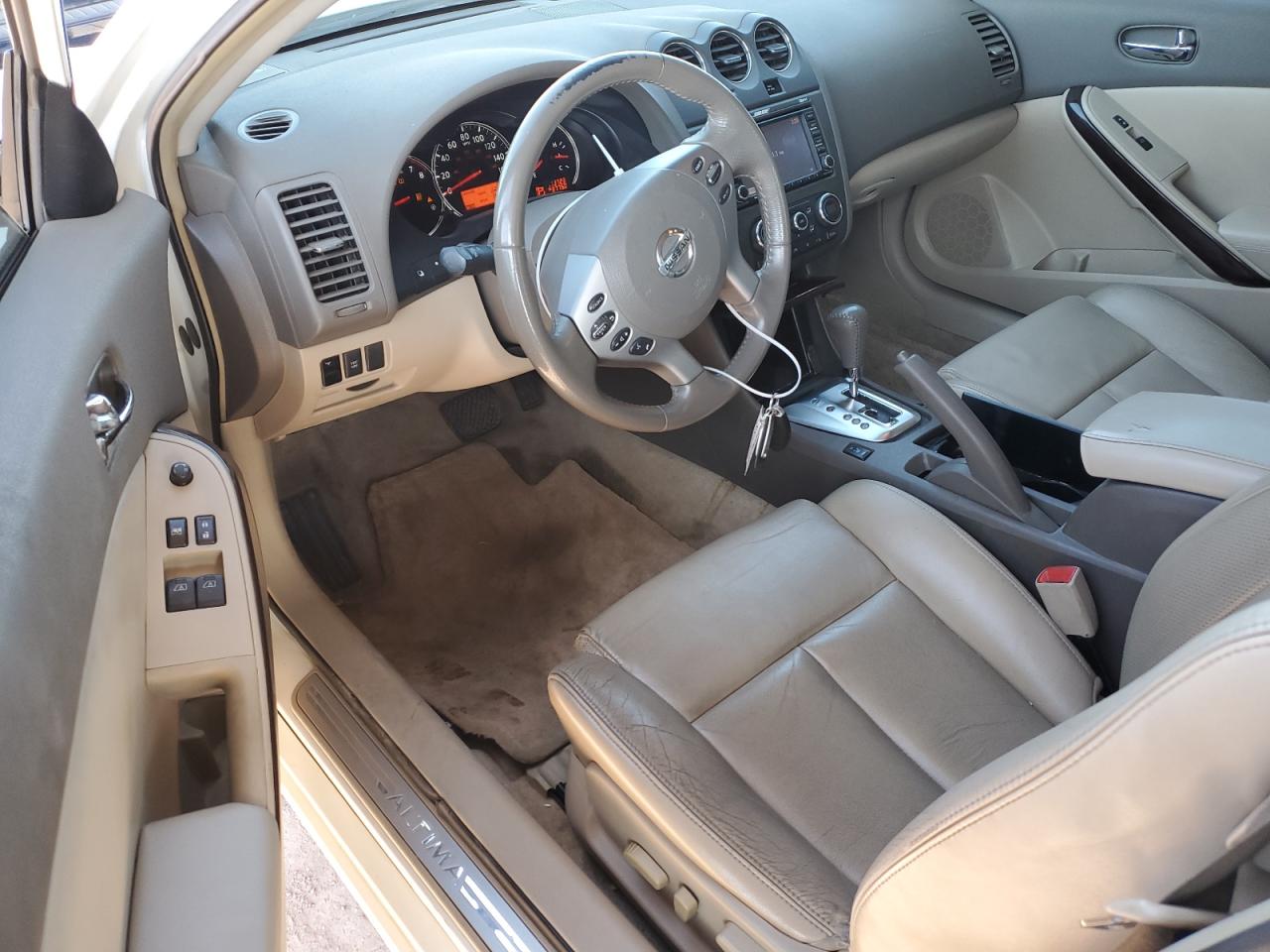 2010 Nissan Altima - Image 8