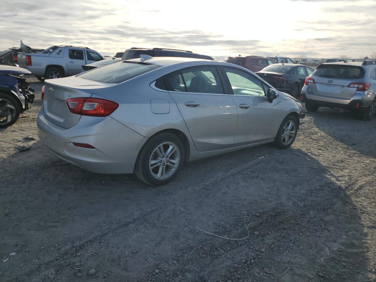 2017 Chevrolet Cruze - Image 3