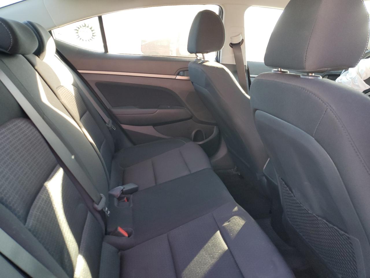 2017 Hyundai Elantra - Image 7