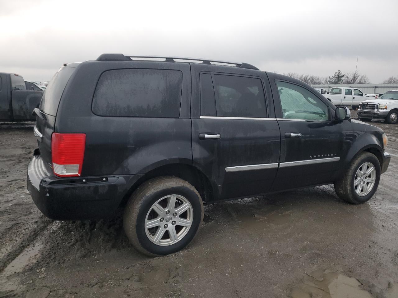 2007 Chrysler Aspen - Image 3