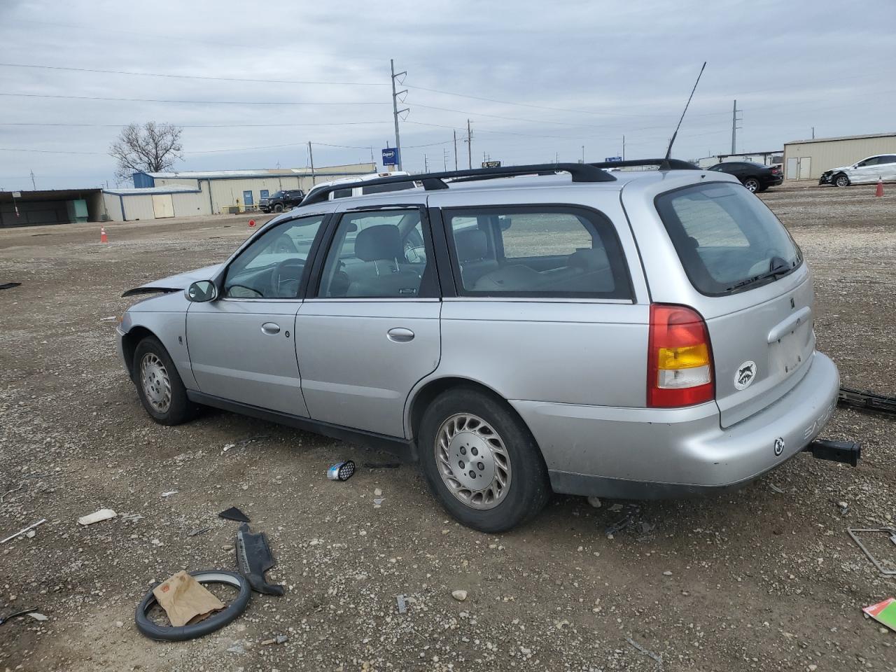 2001 Saturn LW - Image 2