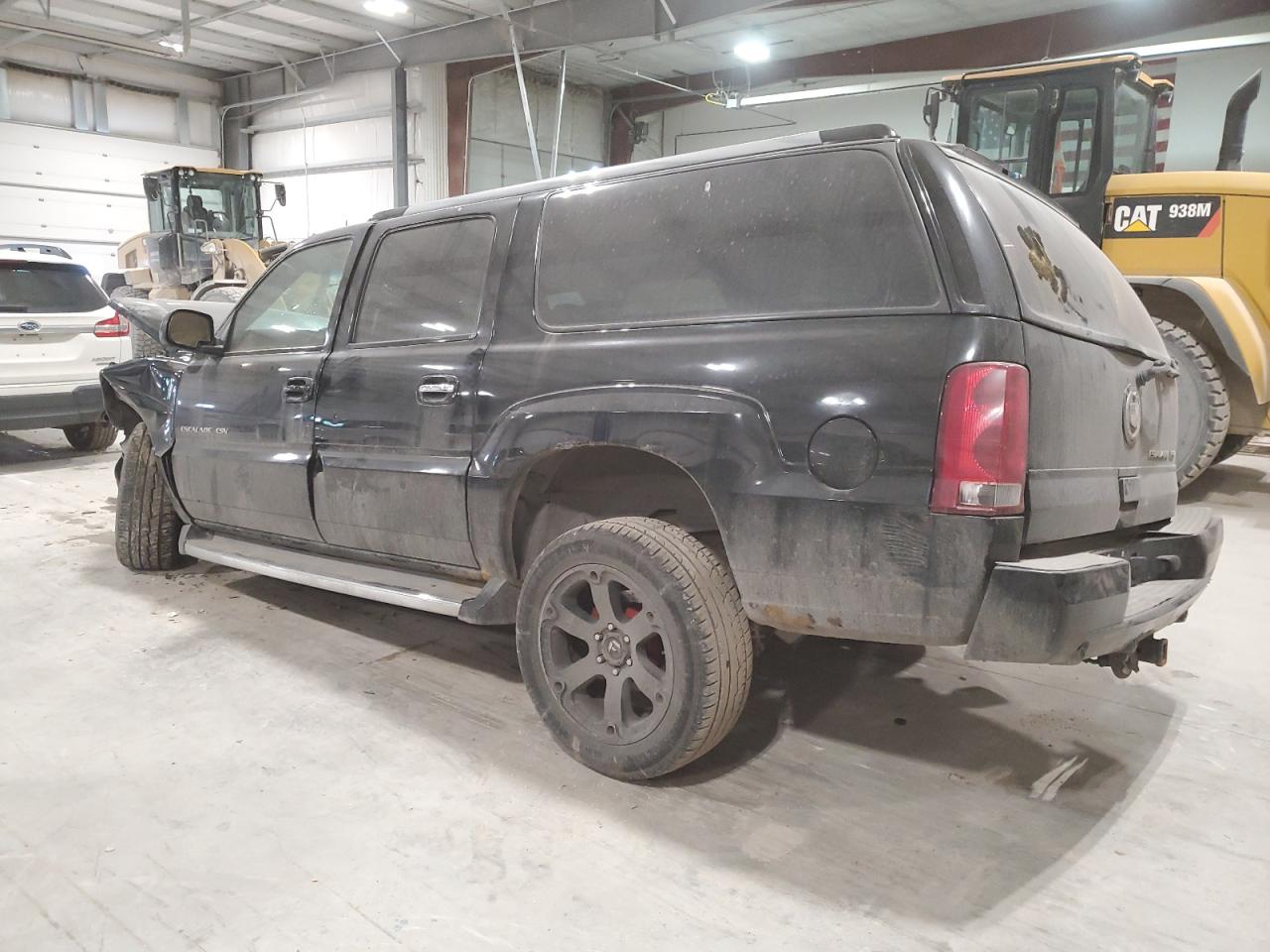 2004 Cadillac Escalade - Image 2