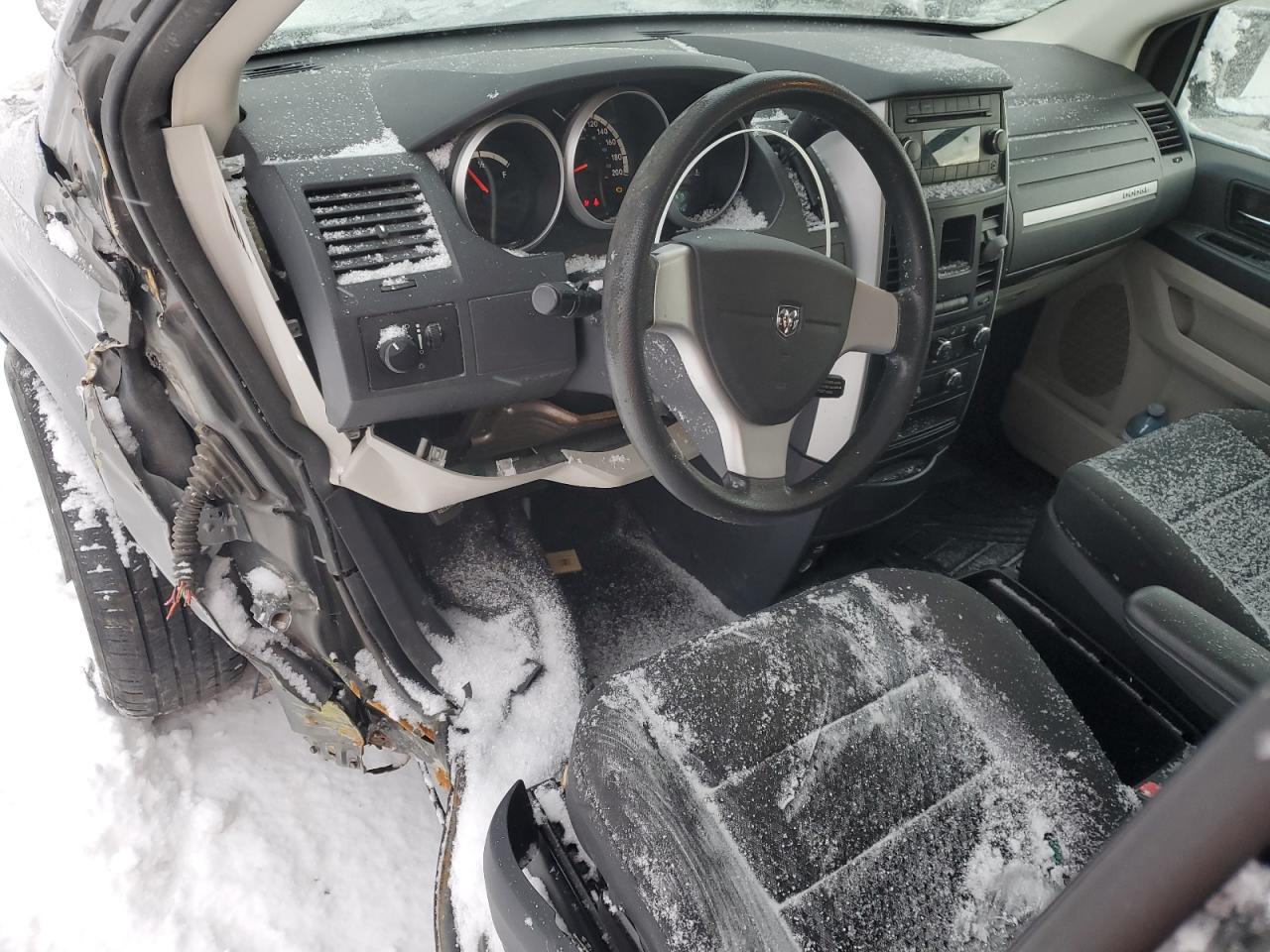 2010 Dodge Caravan - Image 8