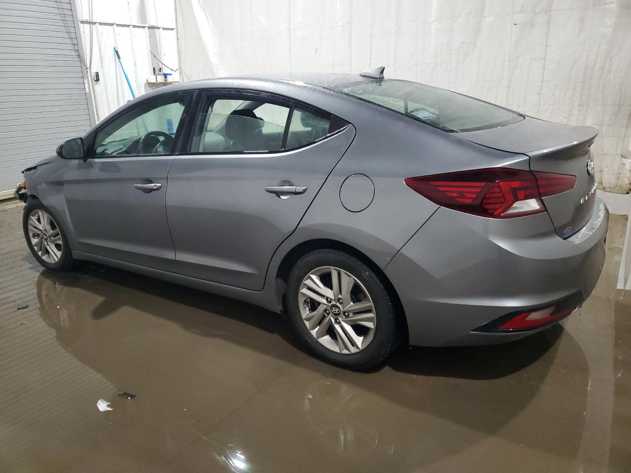 2019 Hyundai Elantra - Image 2