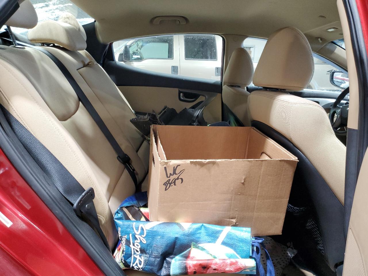 2013 Hyundai Elantra - Image 11
