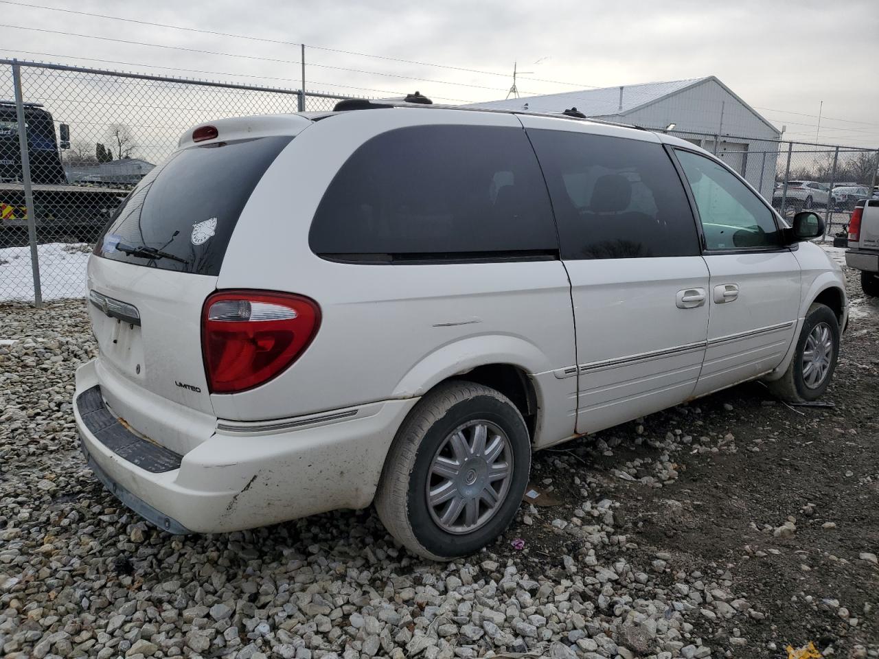 2006 Chrysler Town & Country - Image 3