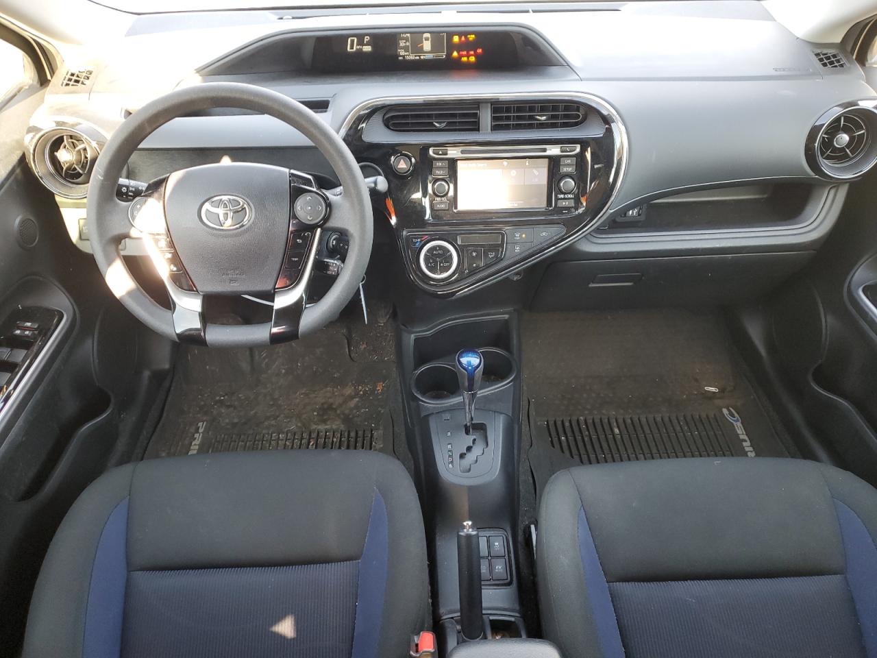 2018 Toyota Prius - Image 8