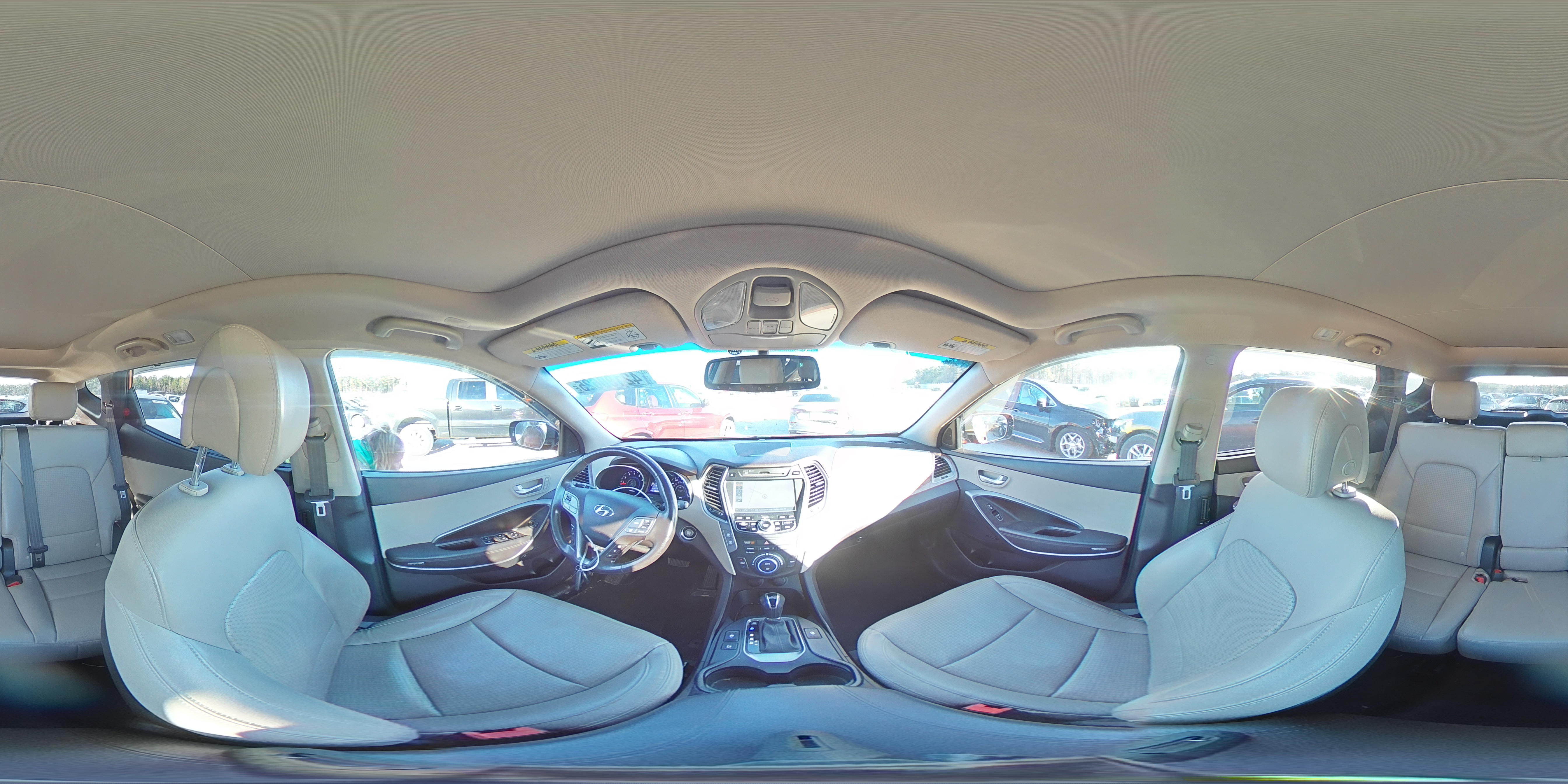 2014 Hyundai Santa Fe - Image 13