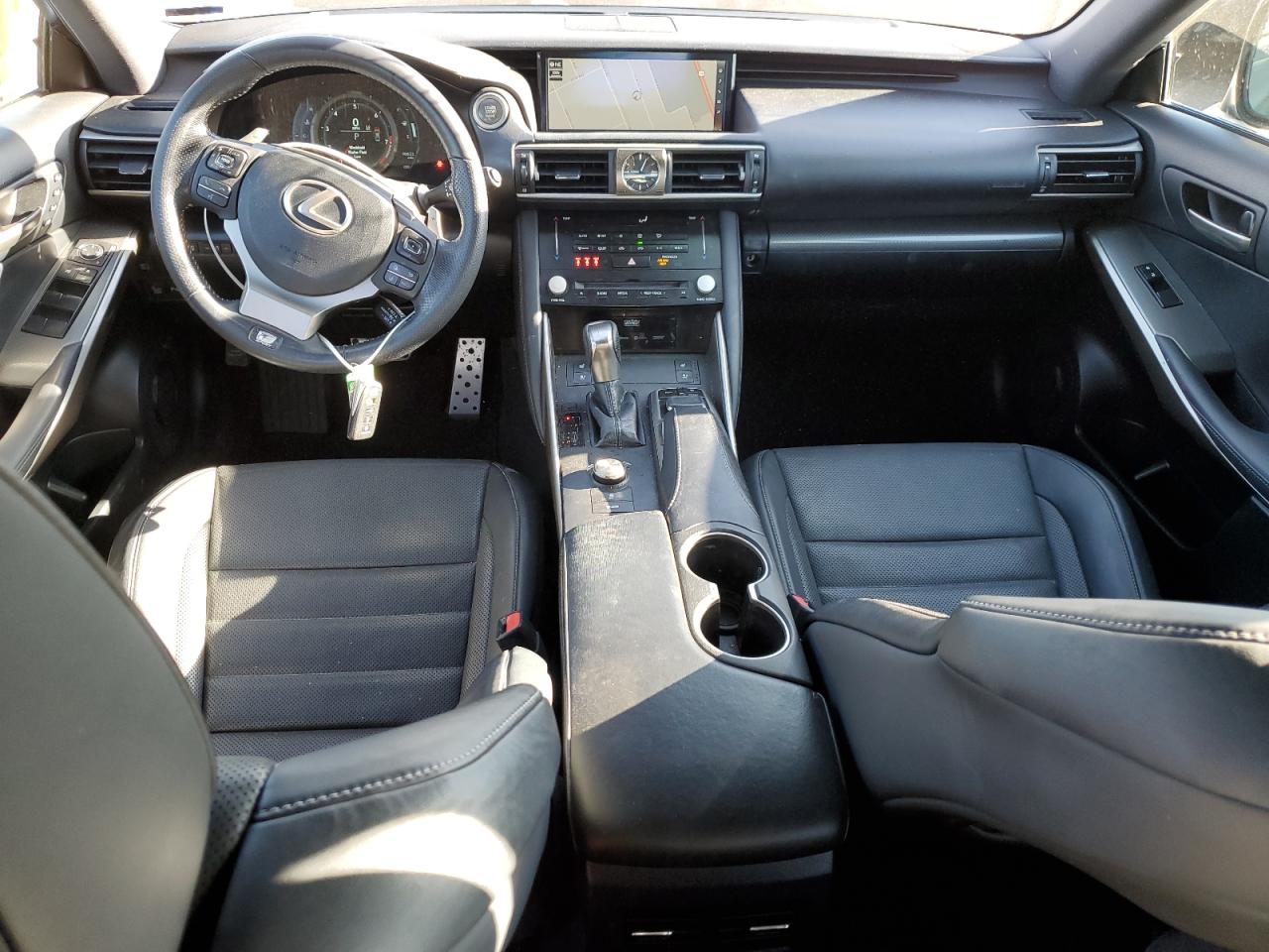 2018 Lexus IS - Image 8