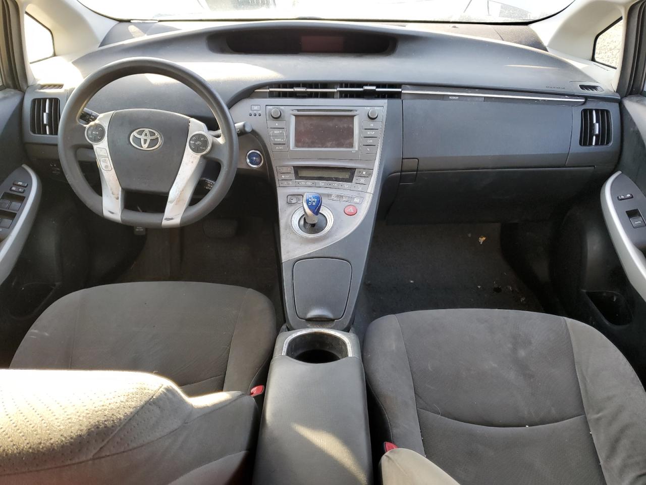 2012 Toyota Prius - Image 8