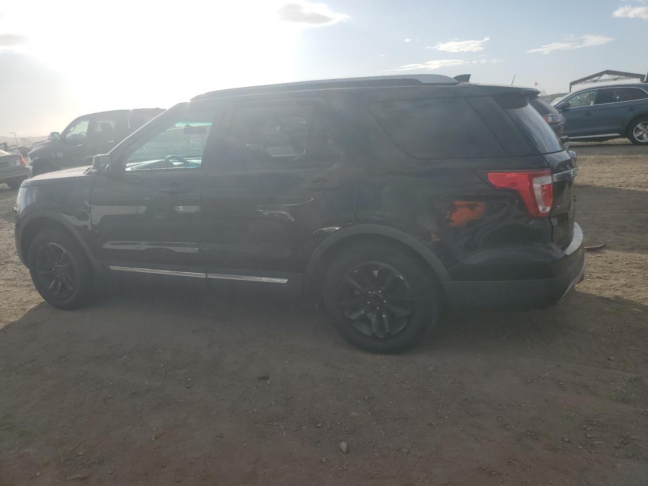 2017 Ford Explorer - Image 2
