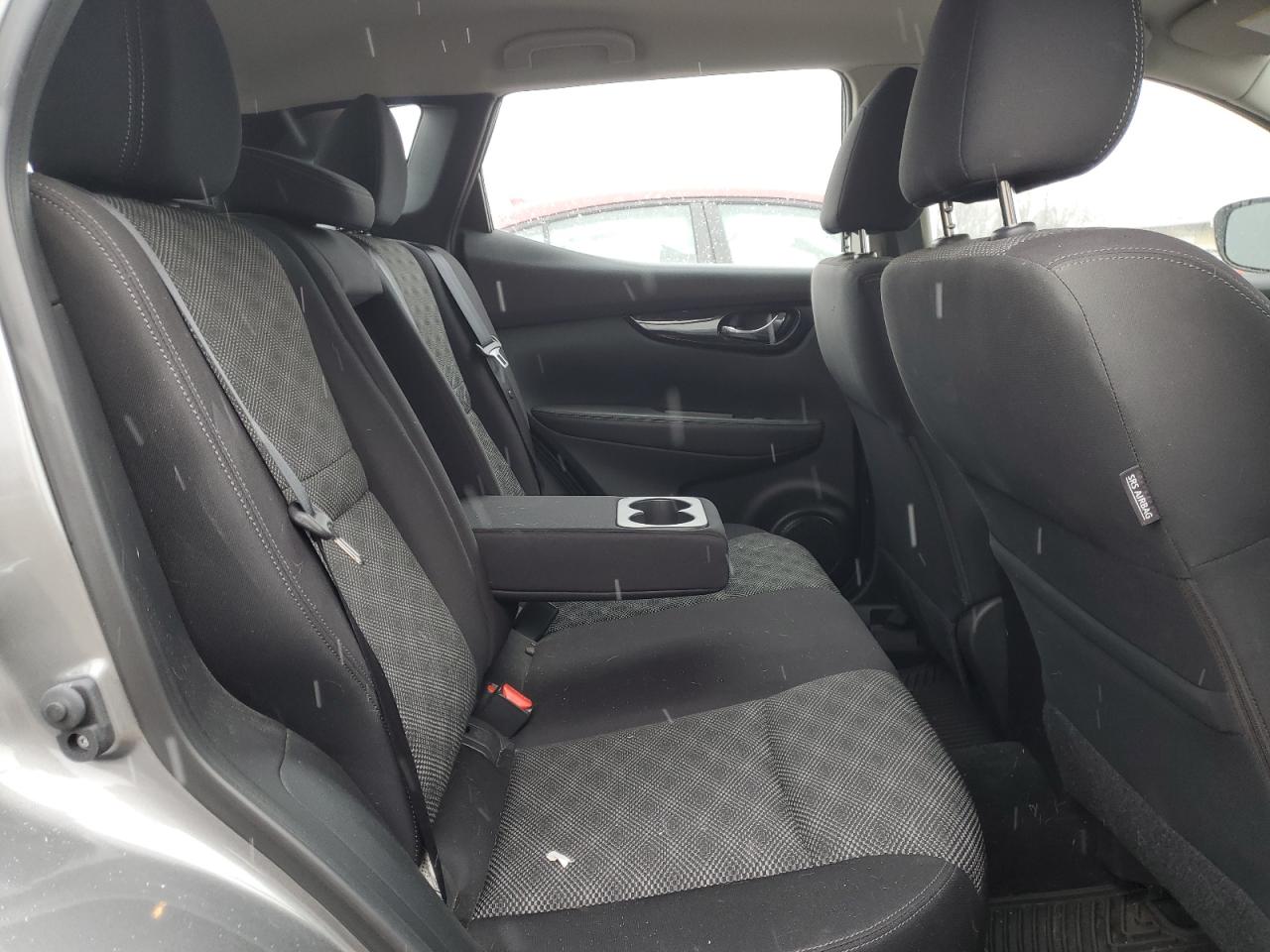 2018 Nissan Rogue - Image 11