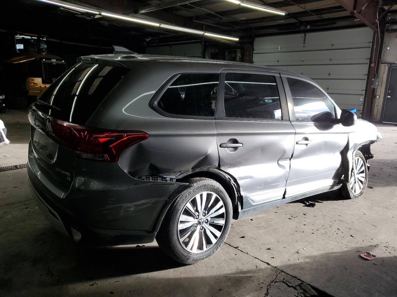 2019 Mitsubishi Outlander - Image 3