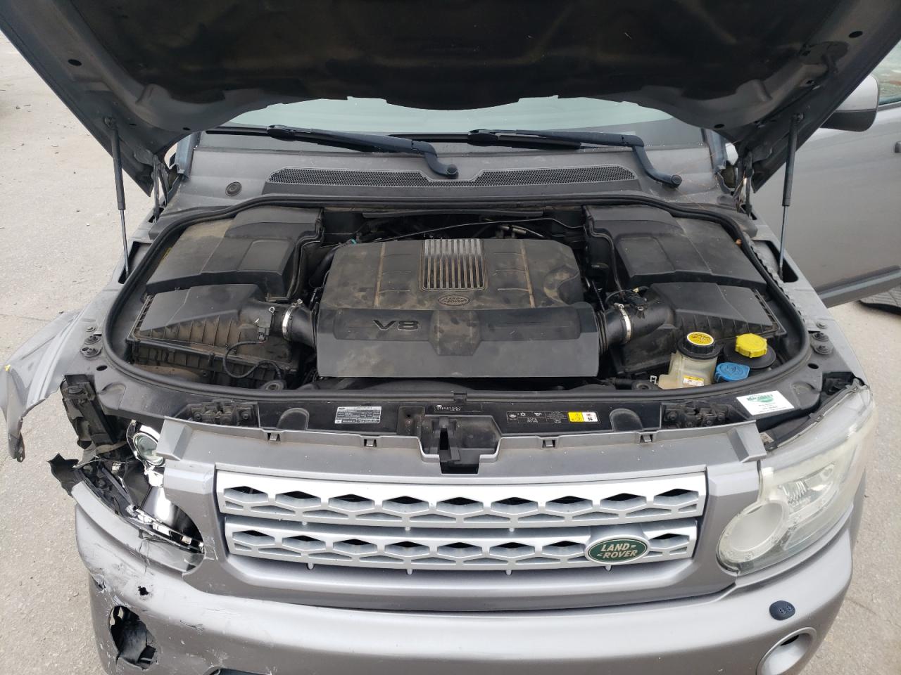 2011 Land Rover LR4 - Image 14