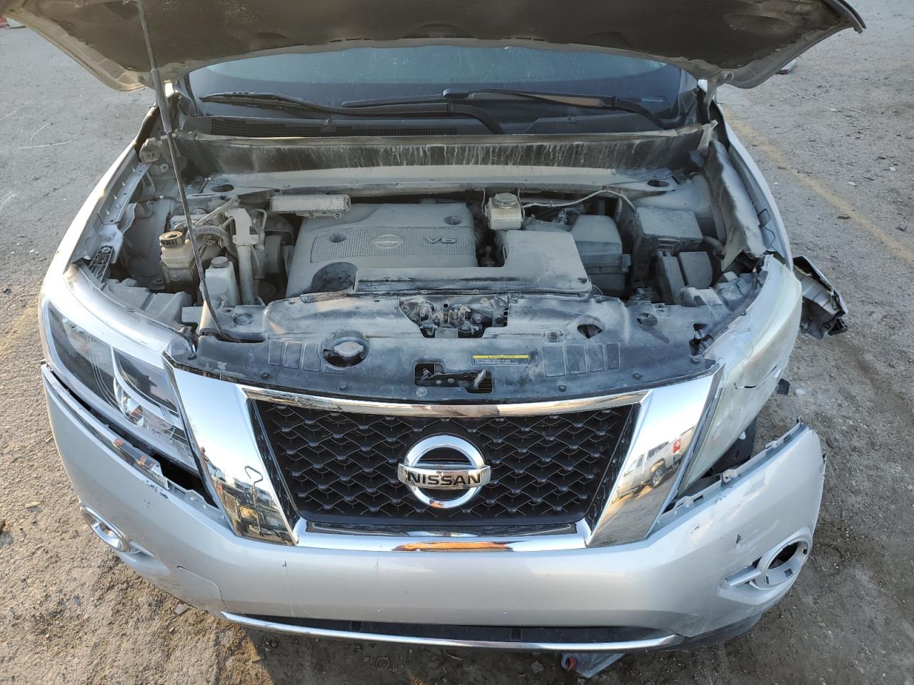 2015 Nissan Pathfinder - Image 13