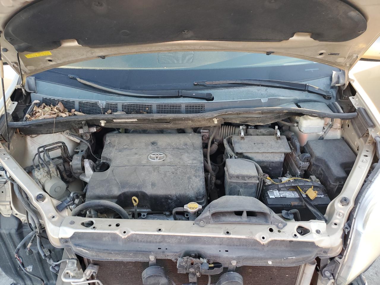 2011 Toyota Sienna - Image 12
