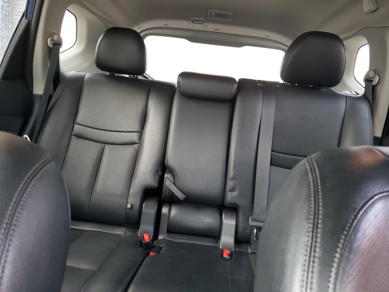 2017 Nissan Rogue - Image 10
