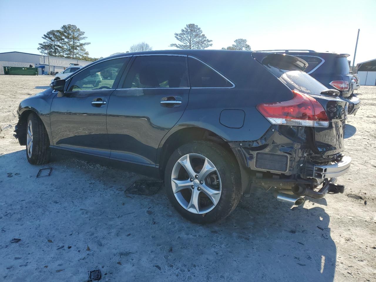 2015 Toyota Venza - Image 2