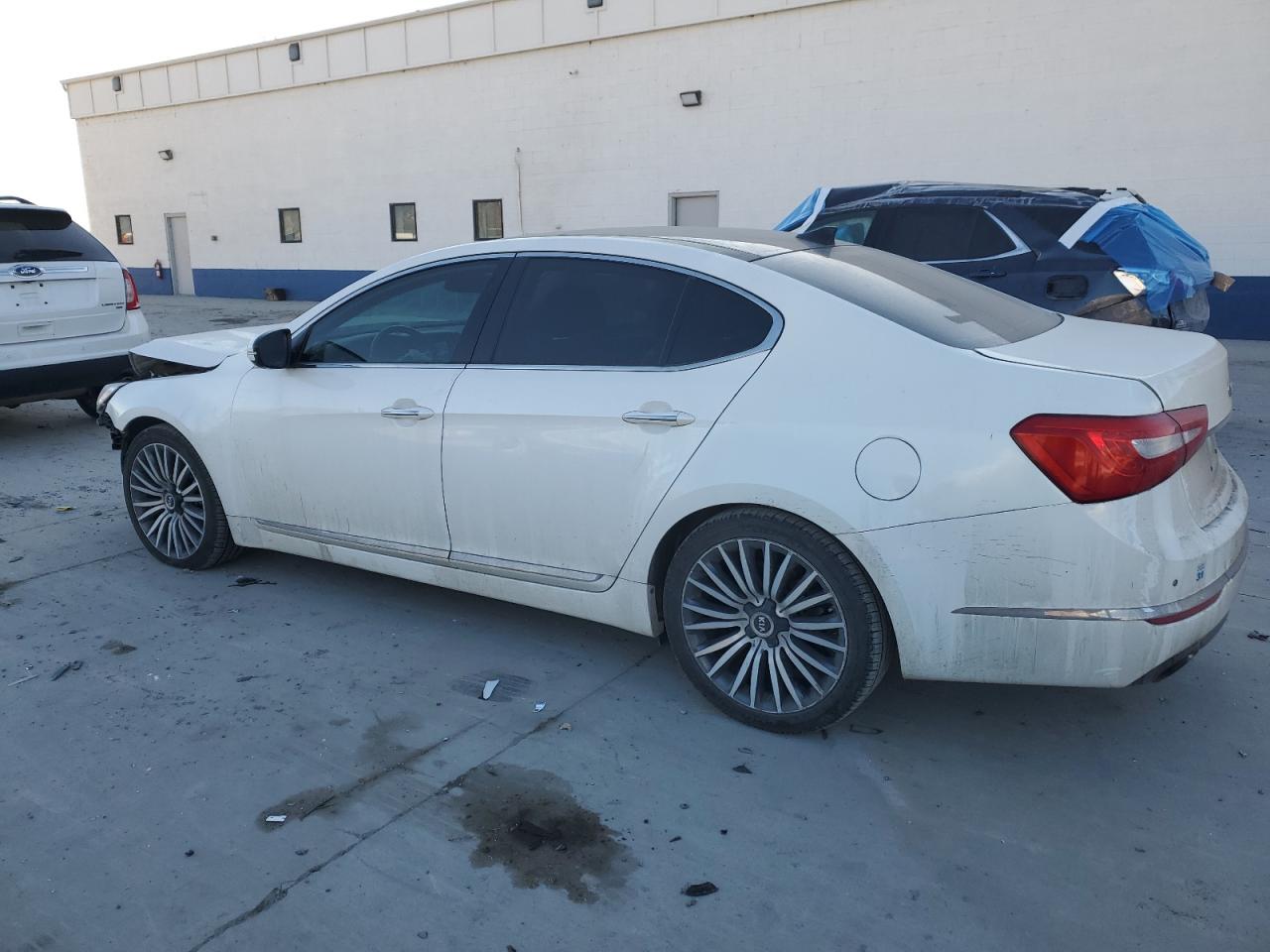 2014 Kia Cadenza - Image 2