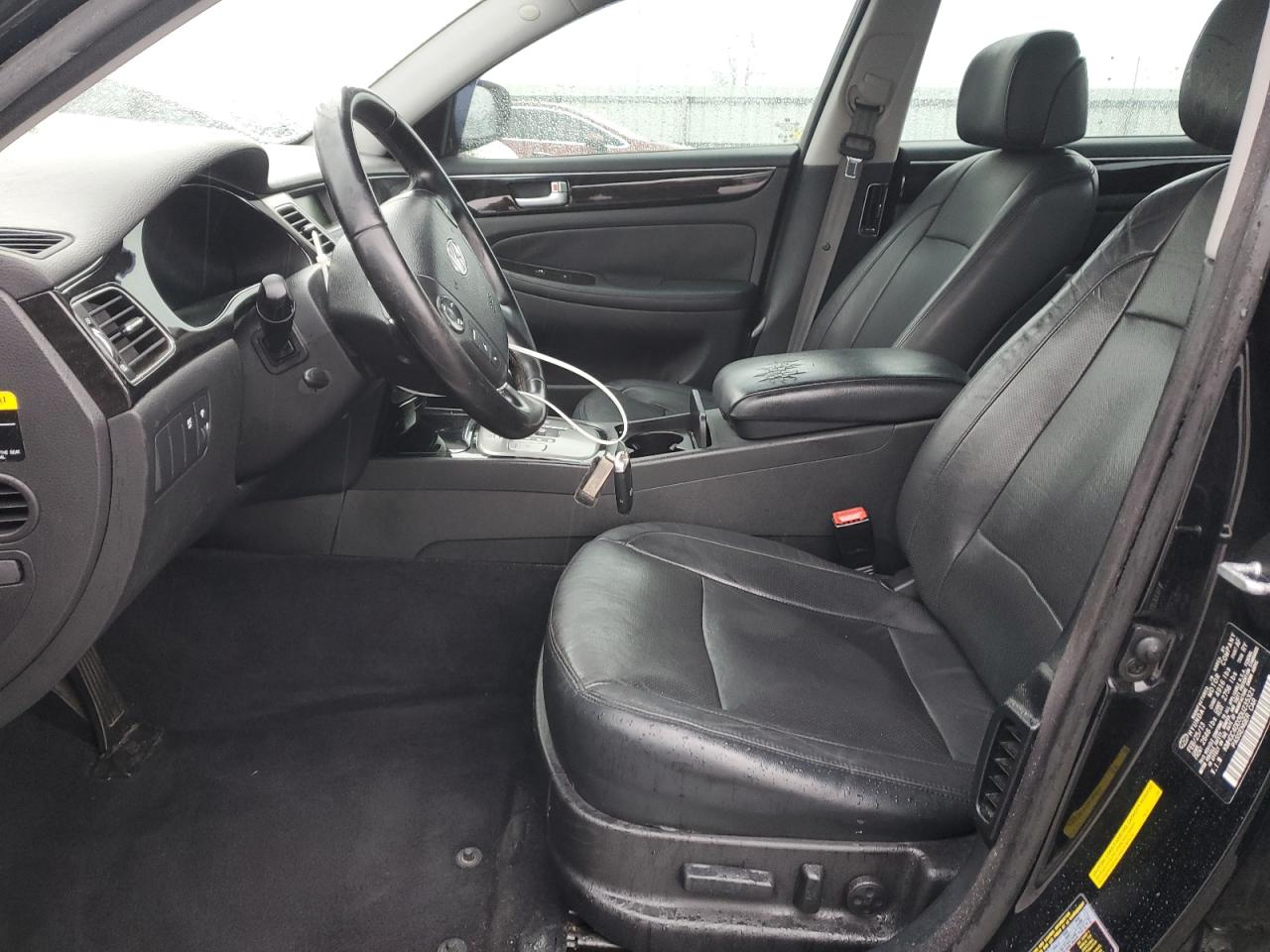 2013 Hyundai Genesis - Image 7