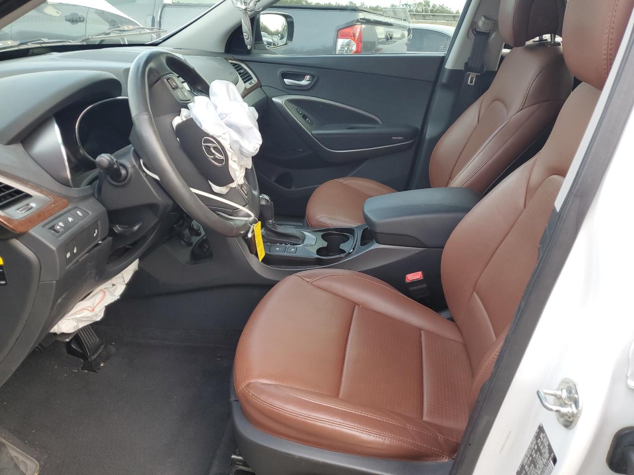 2015 Hyundai Santa Fe - Image 7