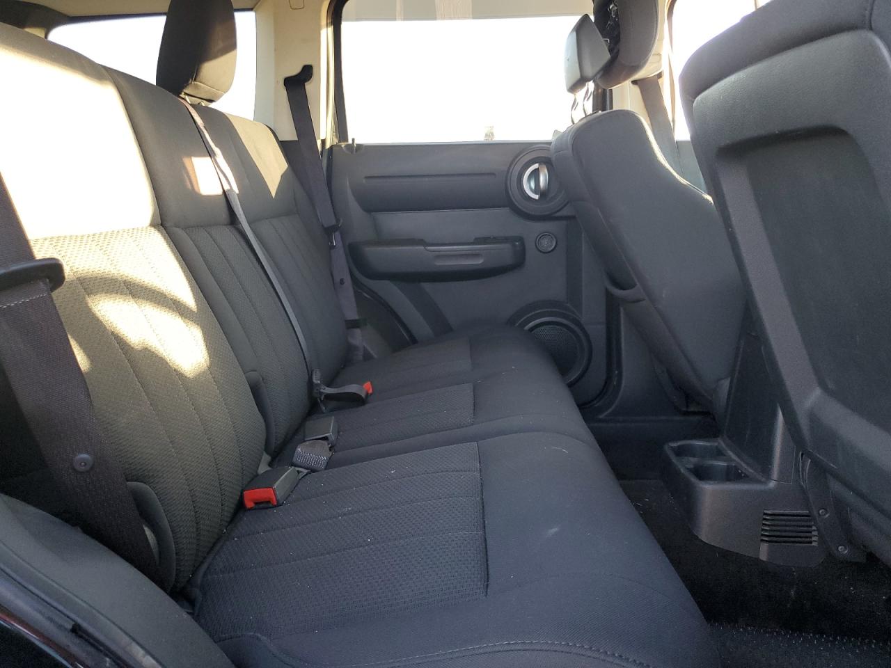 2011 Dodge Nitro - Image 10