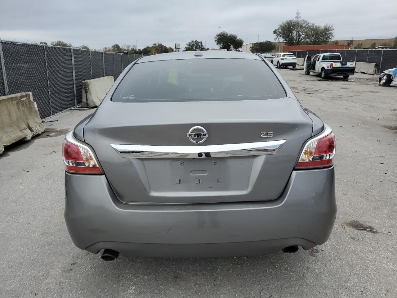 2015 Nissan Altima - Image 6