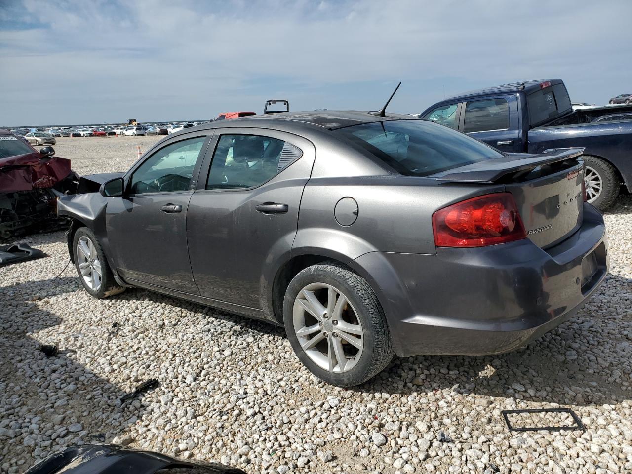 2014 Dodge Avenger - Image 2