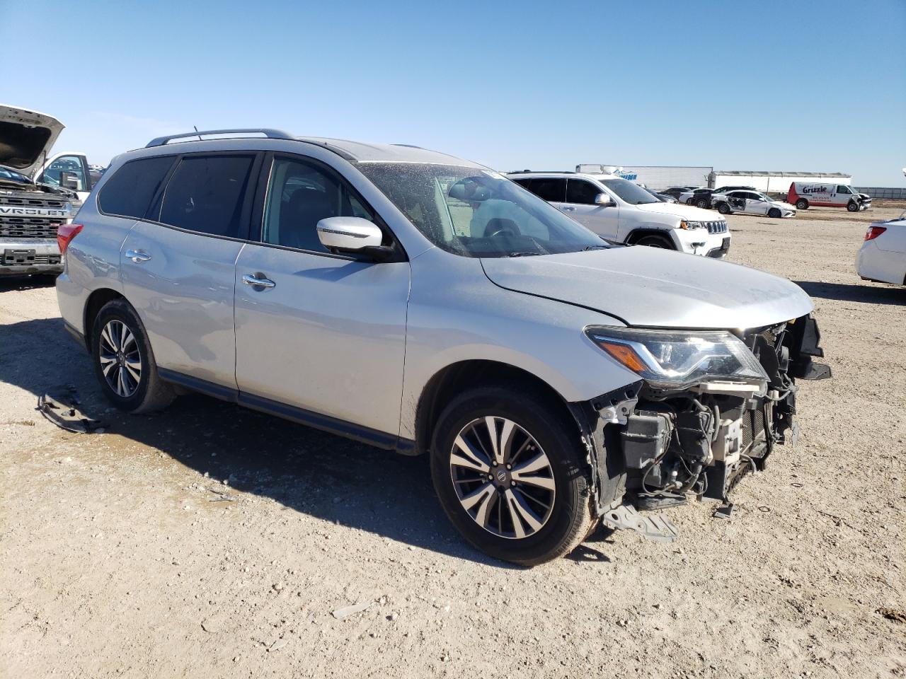 2017 Nissan Pathfinder - Image 4