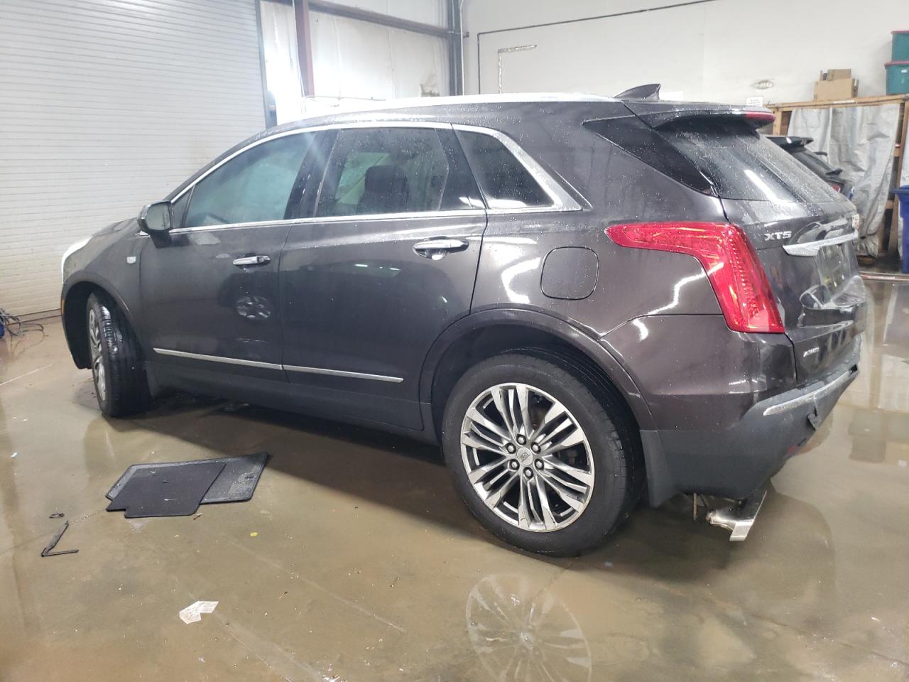 2017 Cadillac XT5 - Image 2