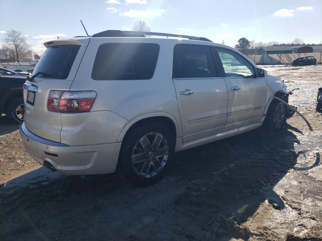 2012 GMC Acadia - Image 3