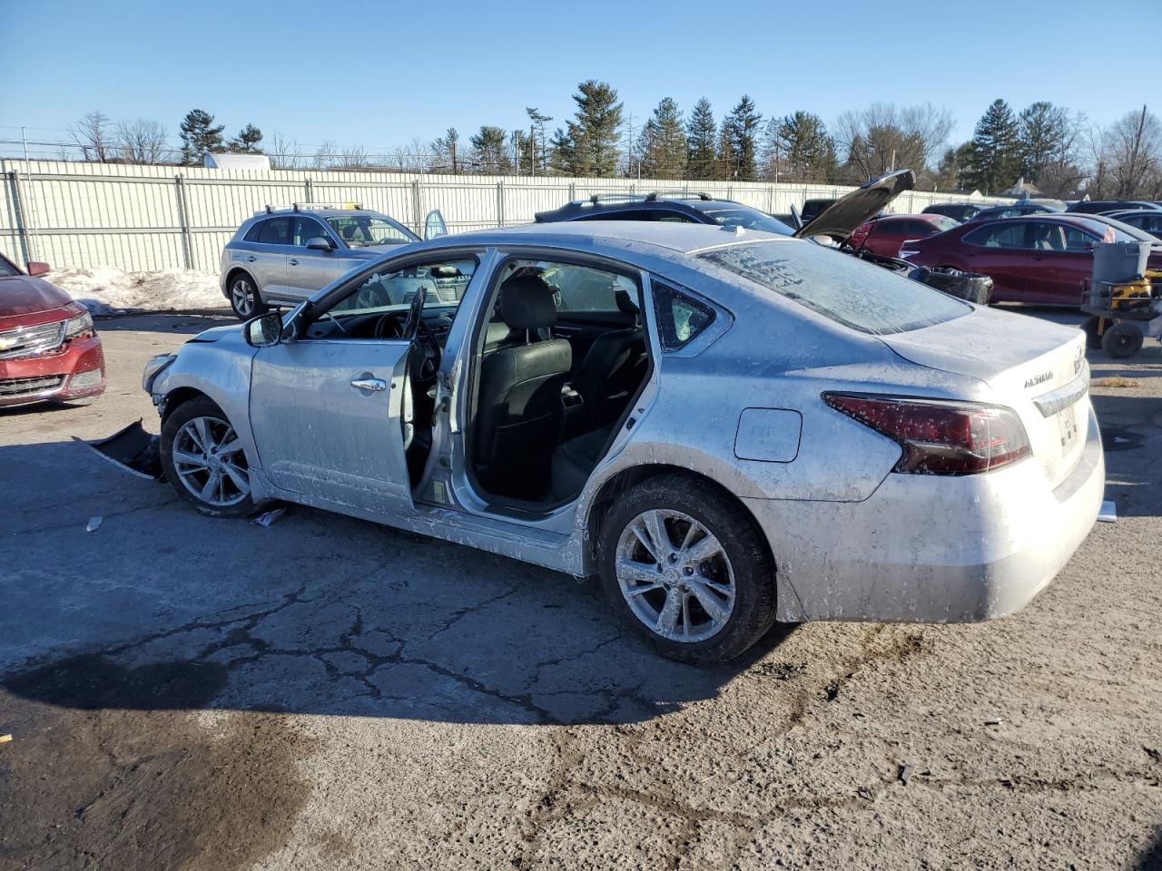 2015 Nissan Altima - Image 2
