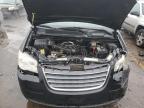 2009 Chrysler Town & Country Touring продається в Woodhaven, MI - Front End