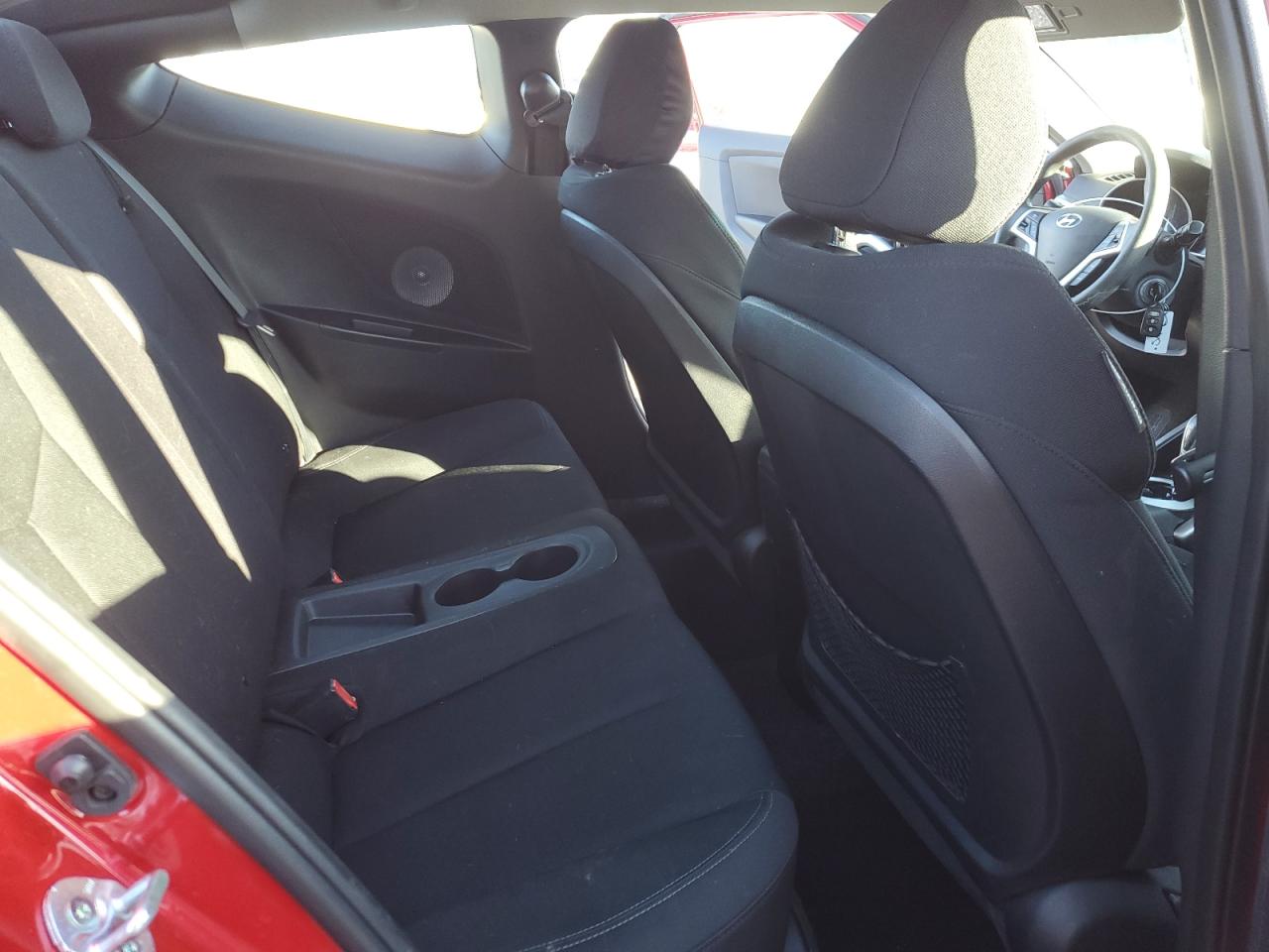 2015 Hyundai Veloster - Image 10